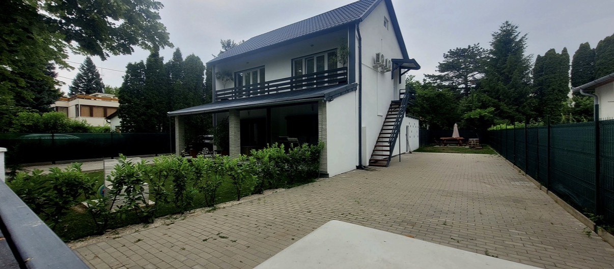 Kültér & Parkolás