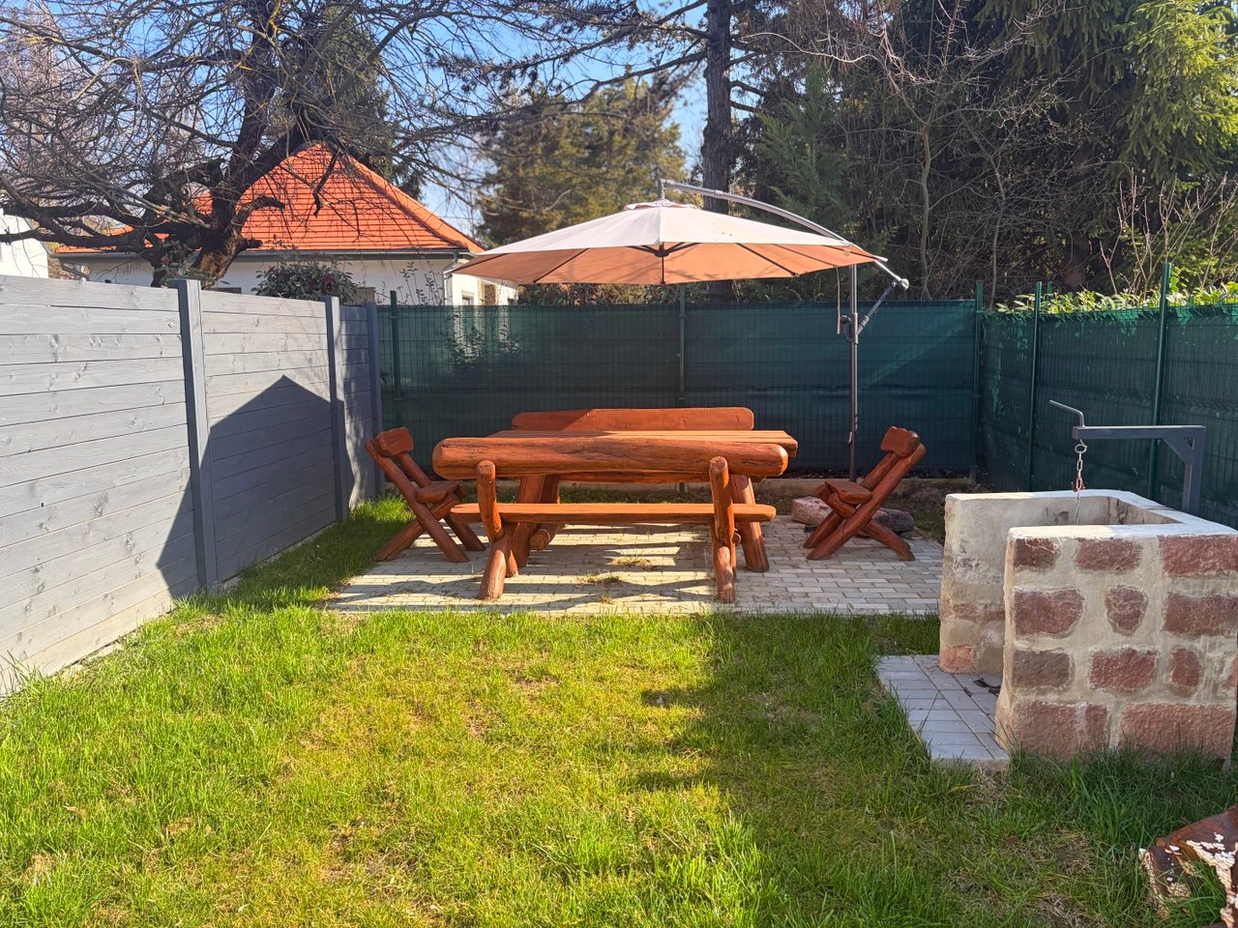 Kerti ülőhely és grillező