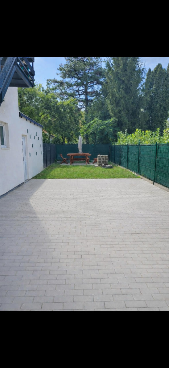 Kültér & Parkolás 4